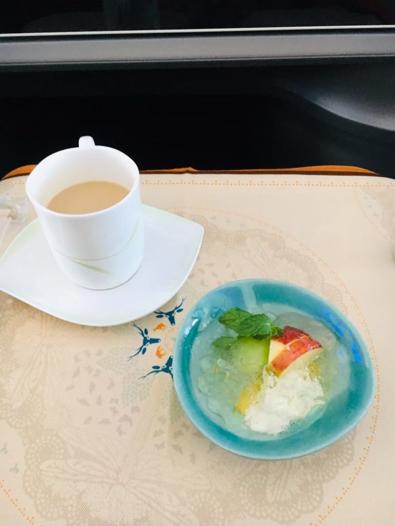 日本料理のデザートとコーヒー